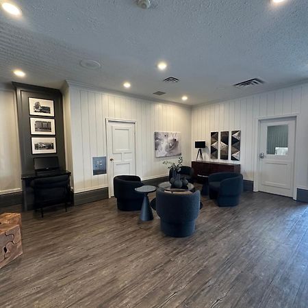 Prestige Oceanview Hotel プリンスルパート エクステリア 写真
